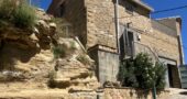 LACORVILLA. CASA CON GARAJE Y CORRAL EN VENTA