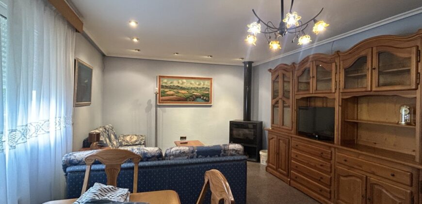 FRULA. CASA CON CORRAL EN VENTA