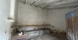FRULA. CASA CON CORRAL EN VENTA