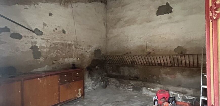 FRULA. CASA CON CORRAL EN VENTA