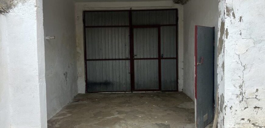 FRULA. CASA CON CORRAL EN VENTA
