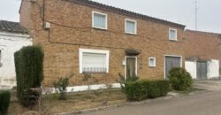 FRULA. CASA CON CORRAL EN VENTA