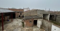 FRULA. CASA CON CORRAL EN VENTA