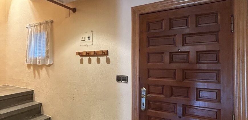 FRULA. CASA CON CORRAL EN VENTA