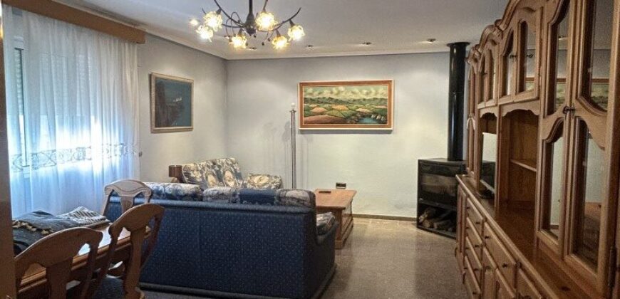 FRULA. CASA CON CORRAL EN VENTA