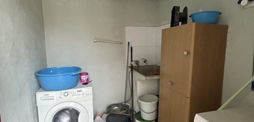 FRULA. CASA CON CORRAL EN VENTA