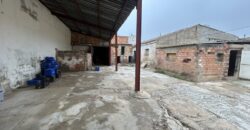 FRULA. CASA CON CORRAL EN VENTA