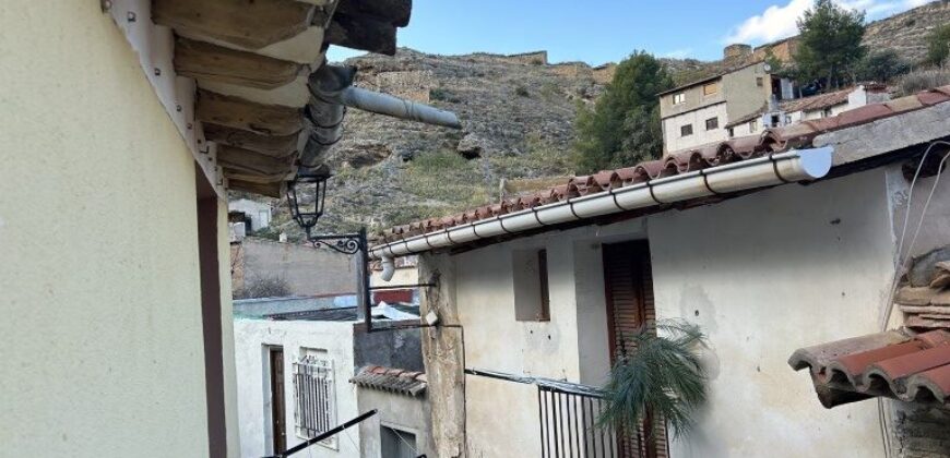 CERVERA DEL RIO ALHAMA. CASA EN VENTA